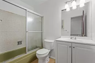 2607 NW 47th Ln, Lauderdale Lakes, FL 33313 - Photo 24