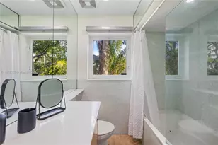 11403 NE 8th Ave, Biscayne Park, FL 33161 - Photo 32