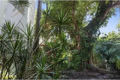 730 12th St #9, Miami Beach, FL 33139 - Photo 16