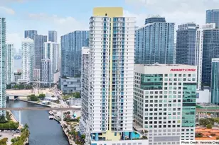 185 SW 7th St, Miami, FL 33130 - Photo 2