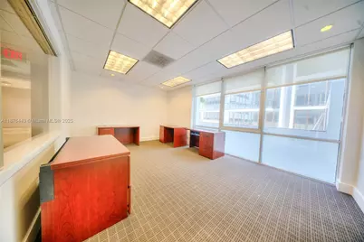 4100 Pine Tree Dr, Miami Beach, FL 33140 - Photo 16