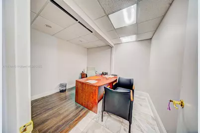 4100 Pine Tree Dr, Miami Beach, FL 33140 - Photo 24