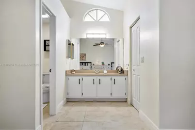 12175 NW 36th Pl, Sunrise, FL 33323 - Photo 14