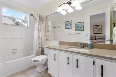 12175 NW 36th Pl, Sunrise, FL 33323 - Photo 22