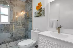 11221 NE 9th Ct, Biscayne Park, FL 33161 - Photo 20