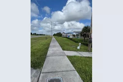 861 Barcia, Lehigh Acres, FL 33974 - Photo 4