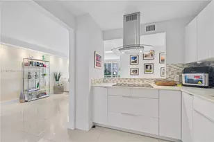 100 Bayview Dr, Sunny Isles Beach, FL 33160 - Photo 20