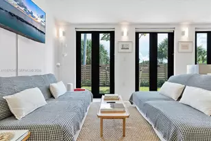 1076 NW 55th St, Miami, FL 33127 - Photo 14