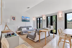 1076 NW 55th St, Miami, FL 33127 - Photo 16