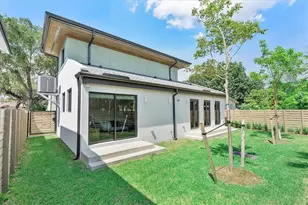 1076 NW 55th St, Miami, FL 33127 - Photo 4