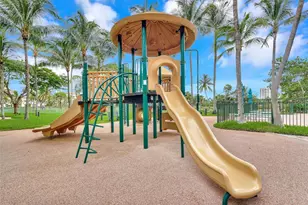 19501 W Country Club Dr, Aventura, FL 33180 - Photo 38