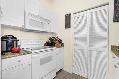 19501 W Country Club Dr #207, Aventura, FL 33180 - Photo 16