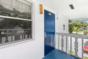 431 Markham T, Deerfield Beach, FL 33442 - Photo 2