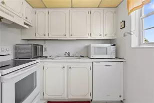 431 Markham T, Deerfield Beach, FL 33442 - Photo 26