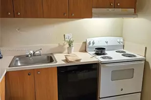 411 Executive Center Dr, West Palm Beach, FL 33401 - Photo 20