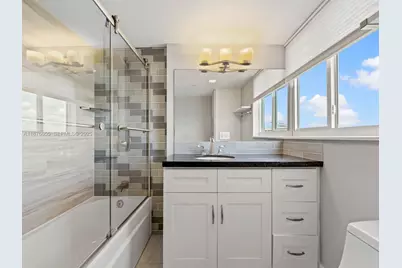 5900 Collins Ave #1201, Miami Beach, FL 33140 - Photo 10