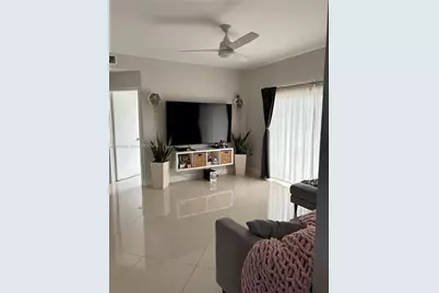 1851 NW 96th Ter #6B, Pembroke Pines, FL 33024 - Photo 2