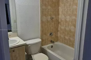 7995 NW 8th St, Miami, FL 33126 - Photo 14