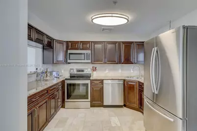 2039 Oceanwalk Ter #401, Lauderdale by the Sea, FL 33062 - Photo 4