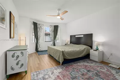 1023 NW 100th Ave, Miami, FL 33172 - Photo 14
