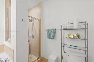 1023 NW 100th Ave, Miami, FL 33172 - Photo 18