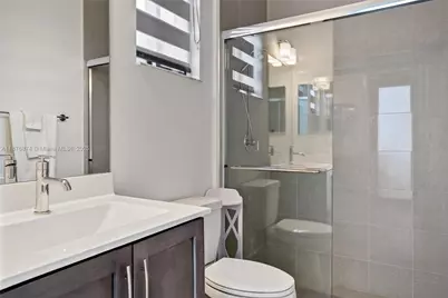 10470 S Lago Vista Cir, Parkland, FL 33076 - Photo 16