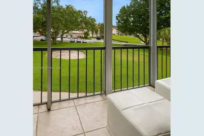 671 S Hollybrook Dr #302, Pembroke Pines, FL 33025 - Photo 12