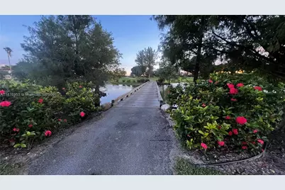 671 S Hollybrook Dr #302, Pembroke Pines, FL 33025 - Photo 40