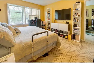 671 S Hollybrook Dr #302, Pembroke Pines, FL 33025 - Photo 20