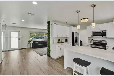 19625 NW Nw 6th Pl, Miami Gardens, FL 33169 - Photo 12