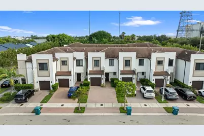 403 NE 212th St, Miami, FL 33179 - Photo 32