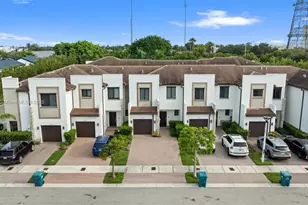 403 NE 212th St, Miami, FL 33179 - Photo 32