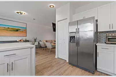 403 NE 212th St, Miami, FL 33179 - Photo 16