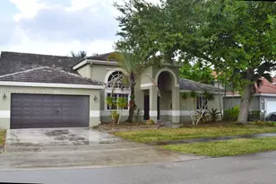 20133 NW 9th Ct, Pembroke Pines, FL 33029 - Photo 2