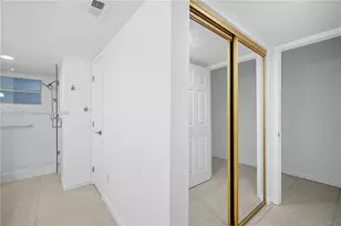 873 NE 195th St, Miami, FL 33179 - Photo 32