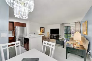 10401 E Clairmont Cir, Tamarac, FL 33321 - Photo 10