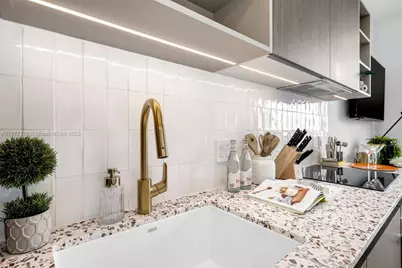 159 NE 6th St #5112, Miami, FL 33132 - Photo 6