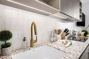 159 NE 6th St, Miami, FL 33132 - Photo 6