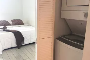 321 NE 26th St, Miami, FL 33137 - Photo 12