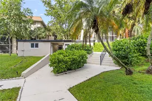481 Ives Dairy Rd, Miami, FL 33179 - Photo 26