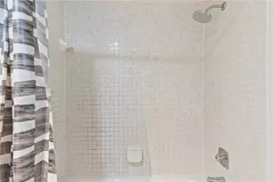481 Ives Dairy Rd, Miami, FL 33179 - Photo 20