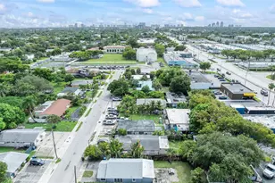 660 NE 32nd St, Oakland Park, FL 33334 - Photo 20