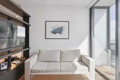 398 NE 5th St #2316, Miami, FL 33132 - Photo 2