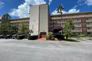 2106 S Cypress Bend Dr, Pompano Beach, FL 33069 - Photo 1