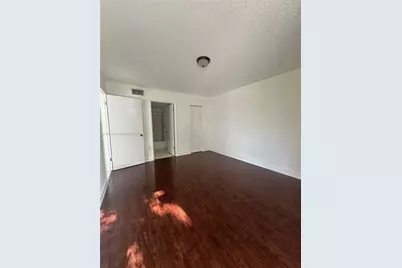 7125 NW 186th St #B208, Hialeah, FL 33015 - Photo 4