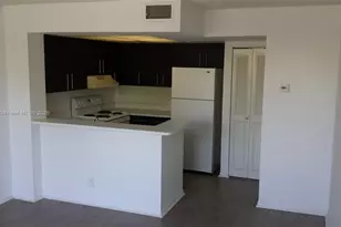752 Executive Center Dr, West Palm Beach, FL 33401 - Photo 2