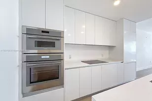 700 NE 24th St, Miami, FL 33137 - Photo 8