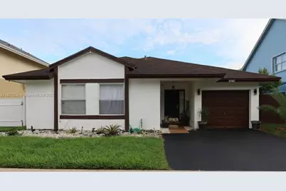 9740 SW 13th St, Pembroke Pines, FL 33025 - Photo 2