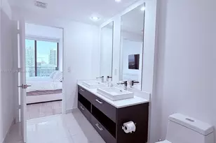 55 SW 9th St, Miami, FL 33130 - Photo 18