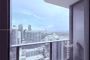 55 SW 9th St, Miami, FL 33130 - Photo 16